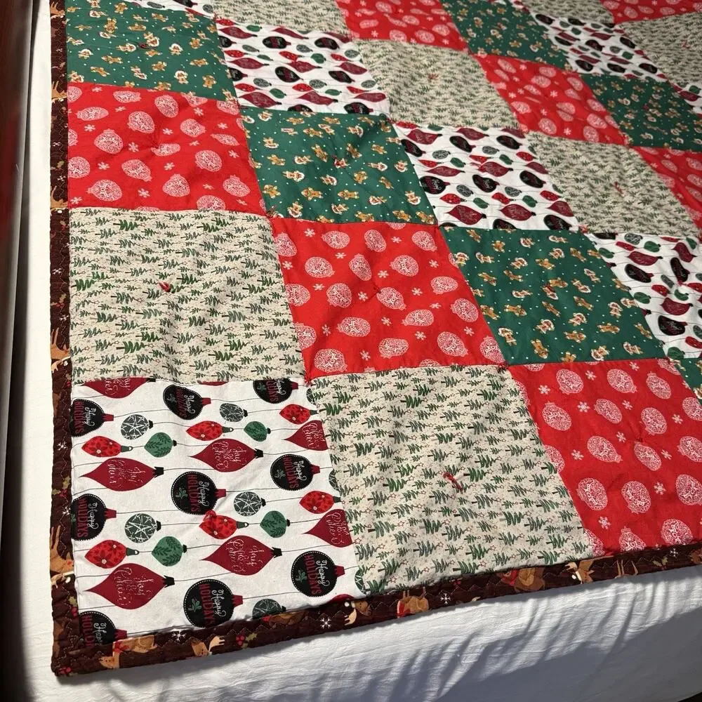 Handmade Christmas Quilt Throw Patchwork Red Green Reindeer Holiday Decor